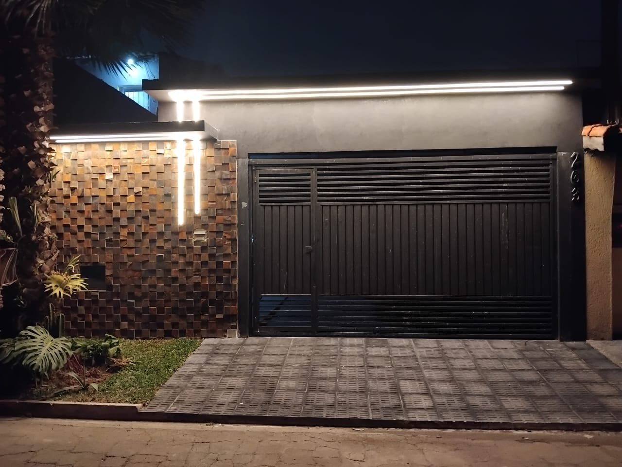 Etapa 5 — fachada entregue com iluminação em LED